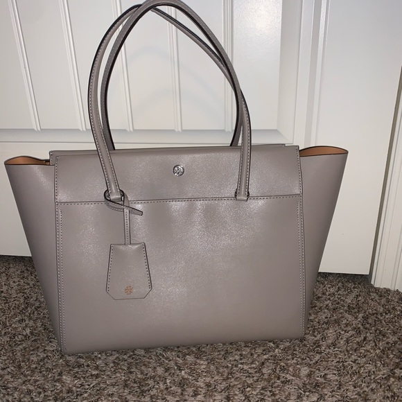 Tory Burch Handbags - Tory Burch Parker Tote Large